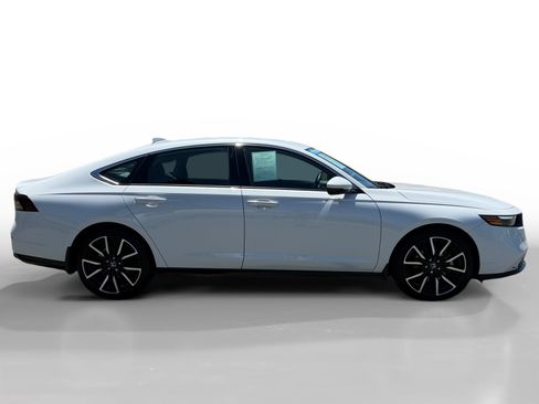 Used 2025 Honda Accord Touring image 6