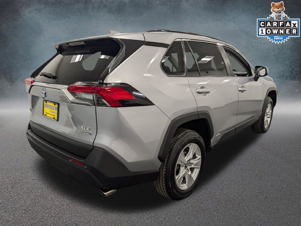 Used 2021 Toyota RAV4 XLE w/ XLE Grade Weather Package AWD/4WD image 4