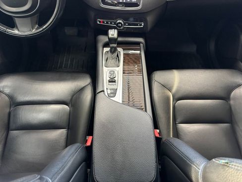 Used 2018 Volvo XC90 T5 Momentum w/ Convenience Package image 20