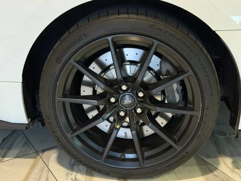 Used 2016 Ford Mustang Shelby GT350 w/ Technology Package RWD image 41