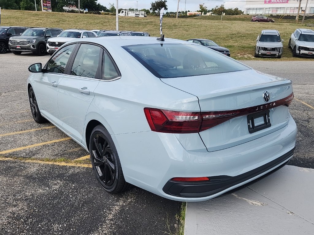 New 2026 Volkswagen Jetta SE FWD image 5