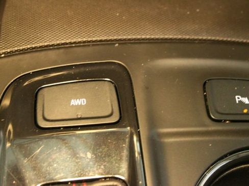 Used 2024 Chevrolet Equinox RS w/ LPO, Floor Liner Package AWD/4WD image 29