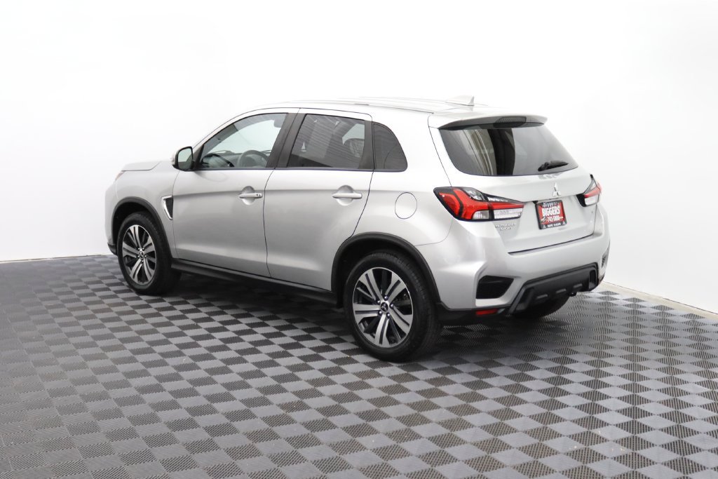 Used 2020 Mitsubishi Outlander Sport SE AWD/4WD image 6