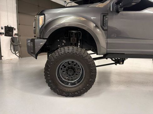 Used 2018 Ford F250 Platinum w/ Platinum Ultimate Package AWD/4WD image 2