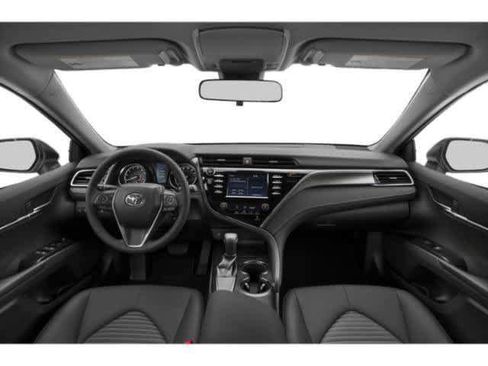 Used 2020 Toyota Camry SE w/ Convenience Package FWD image 4