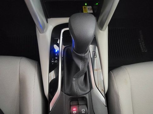 Certified 2022 Toyota Corolla Cross LE image 18