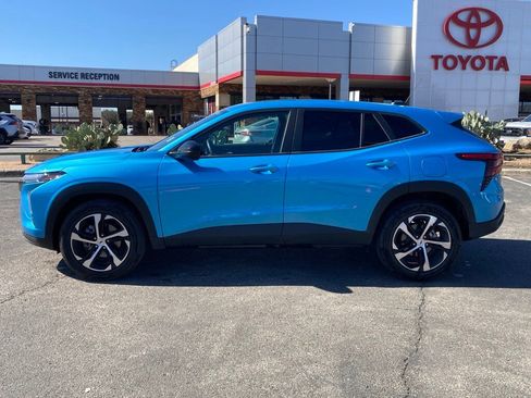 Used 2025 Chevrolet Trax RS w/ Sunroof Package image 8