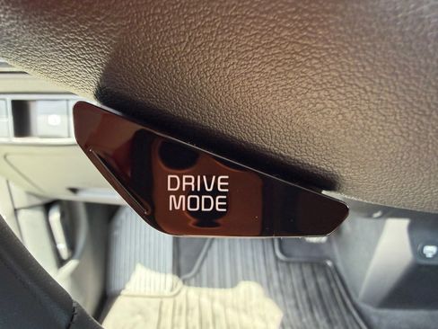 Used 2024 Kia EV6 Light AWD/4WD image 17