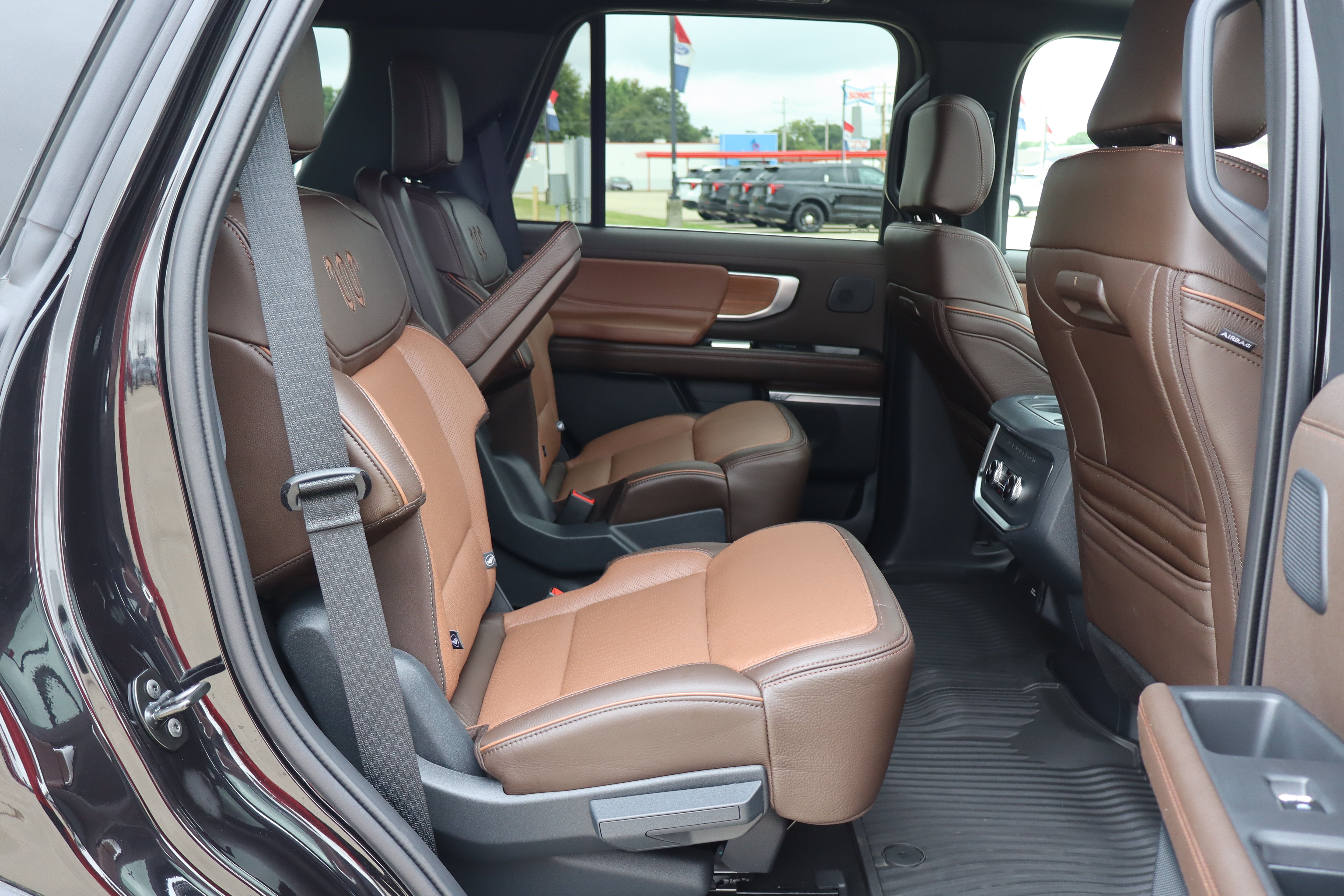 Used 2025 Ford Expedition King Ranch AWD/4WD image 13