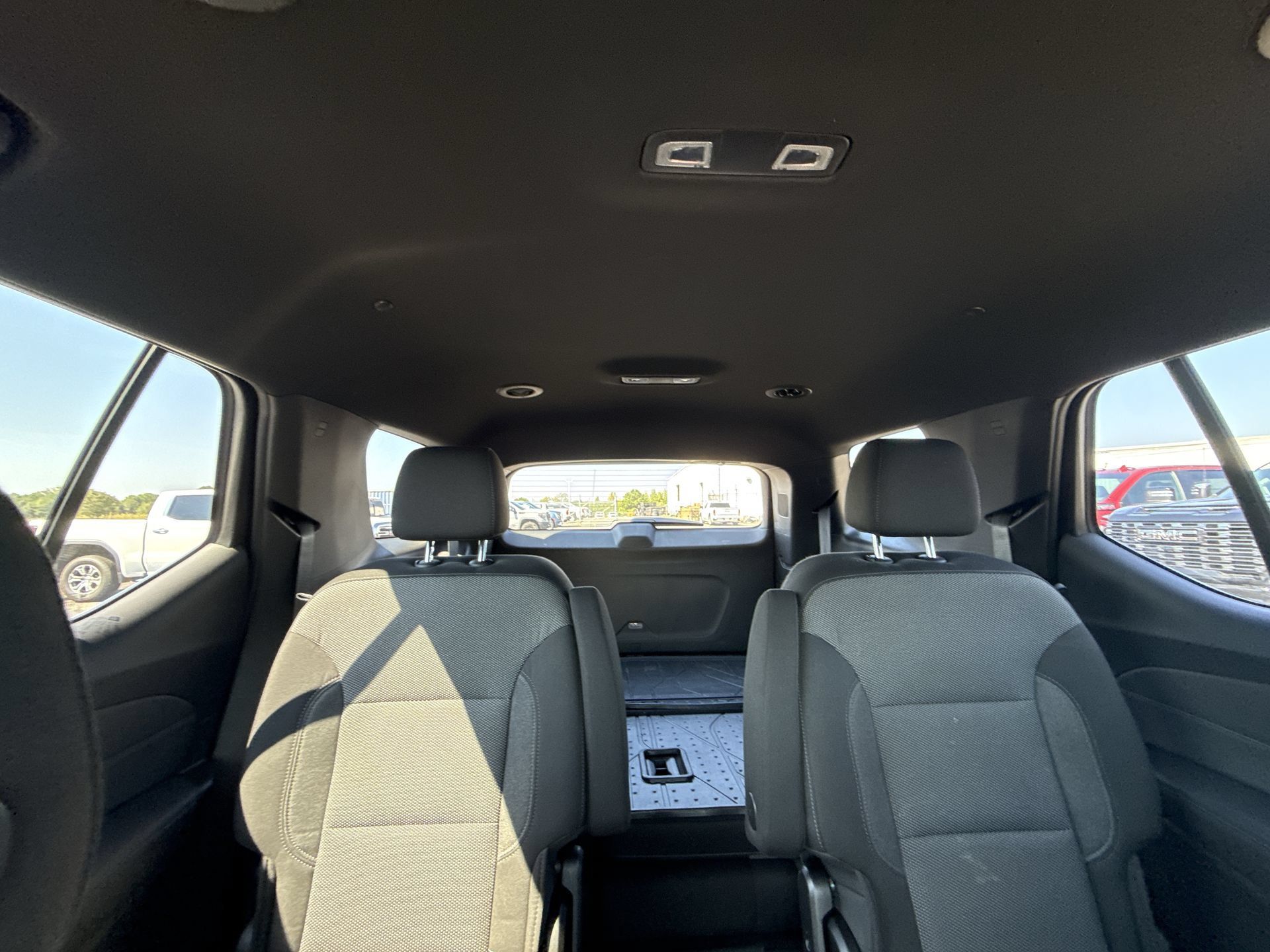 Used 2023 Chevrolet Traverse LT FWD image 14