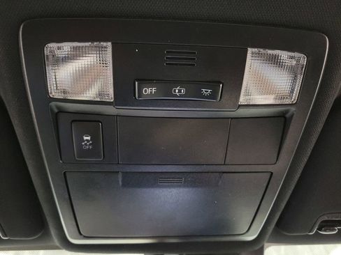 Used 2019 Toyota Tacoma TRD Sport image 19