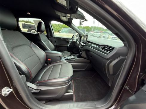 Used 2023 Ford Escape ST-Line w/ Tech Pack #1 FWD image 10