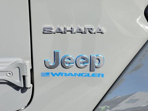 Used 2023 Jeep Wrangler Unlimited Sahara w/ Cold Weather Group image 13