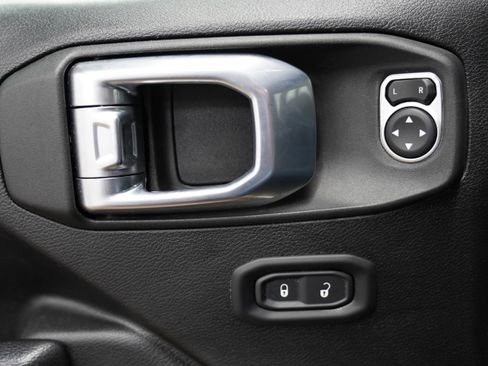 Used 2022 Jeep Wrangler Unlimited Willys image 17