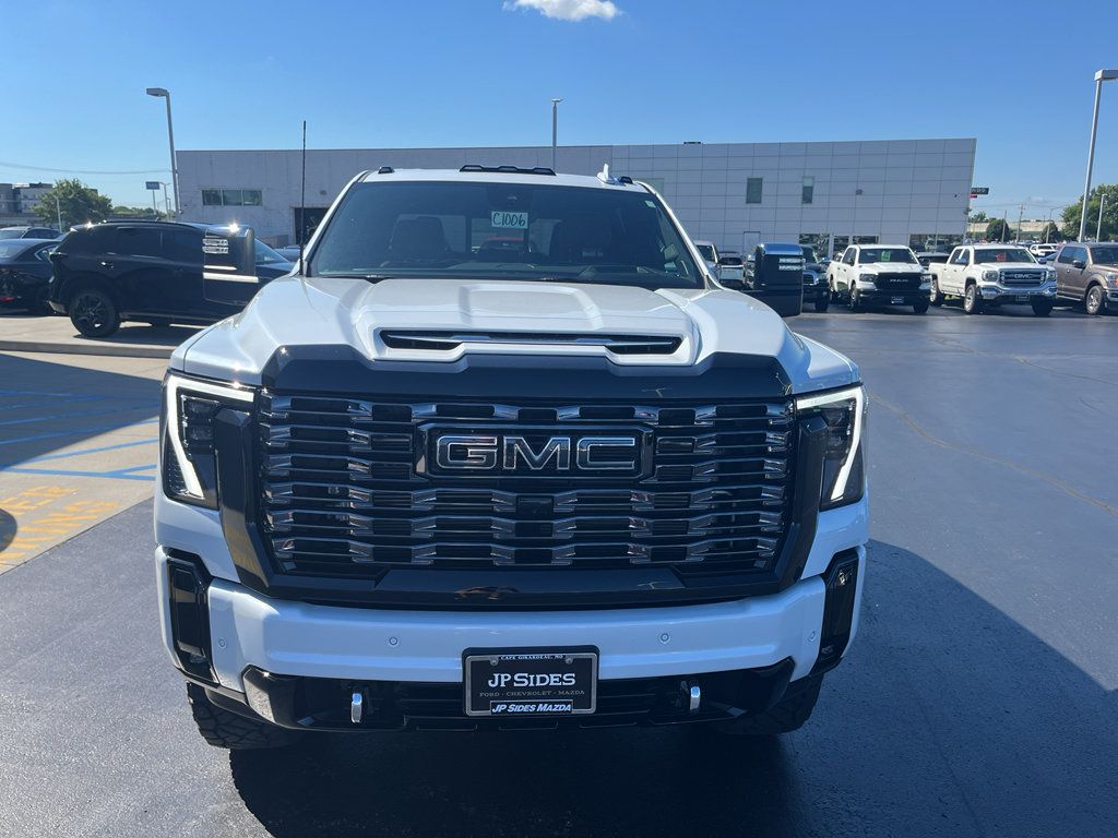 Used 2026 GMC Sierra 2500 Denali Ultimate AWD/4WD image 4