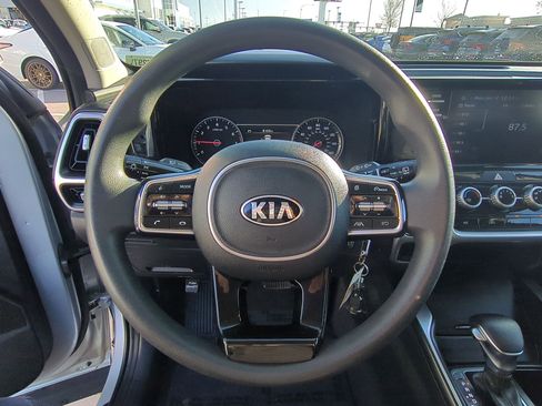 Used 2021 Kia Sorento LX image 18