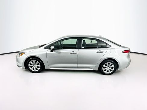 Used 2025 Toyota Corolla LE FWD image 4