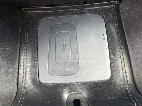 Used 2017 Toyota Avalon XLE image 19