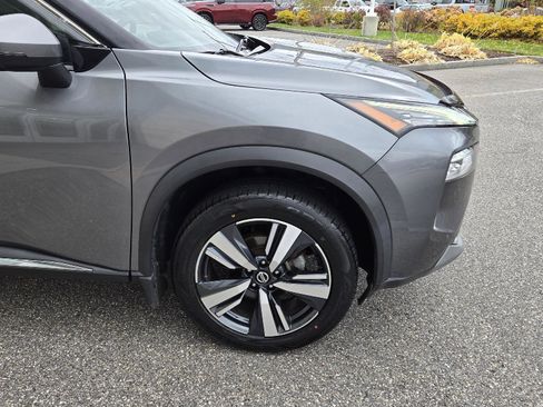 Used 2021 Nissan Rogue SL w/ Premium Package image 17