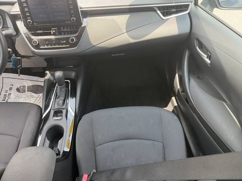 Used 2021 Toyota Corolla LE FWD image 17