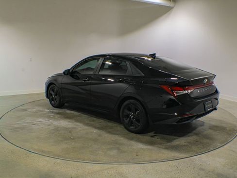 Used 2023 Hyundai Elantra SEL FWD image 3