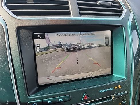 Used 2016 Ford Explorer Limited w/ Equipment Group 301A FWD image 16