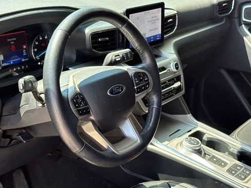 Used 2021 Ford Explorer XLT w/ Equipment Group 202A RWD image 14