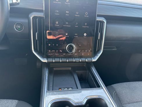 Used 2025 GMC Acadia Elevation image 21