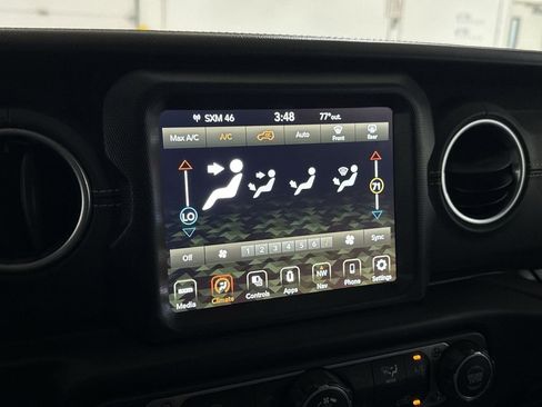 Used 2023 Jeep Wrangler Unlimited Sahara AWD/4WD image 17