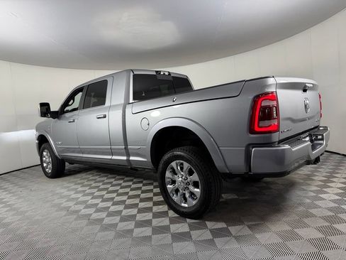 Used 2024 RAM 2500 Limited AWD/4WD image 9