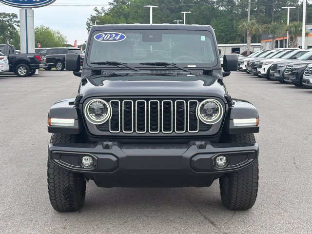 Used 2024 Jeep Wrangler Unlimited Sahara w/ Safety Group AWD/4WD image 8