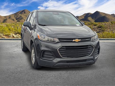 Used 2020 Chevrolet Trax LS w/ LPO, Cargo Package image 3