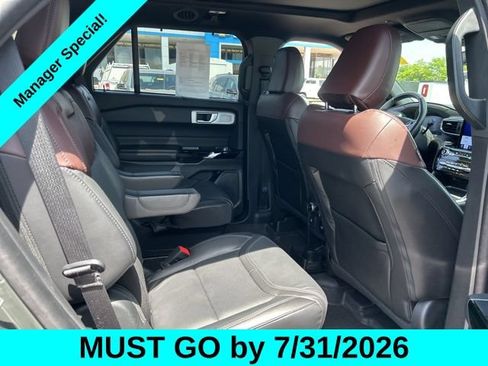 Used 2023 Ford Explorer Platinum w/ Technology Package AWD/4WD image 34