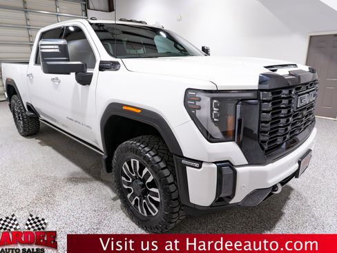 Used 2024 GMC Sierra 2500 Denali Ultimate AWD/4WD image 6