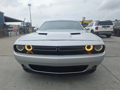 Used 2020 Dodge Challenger SXT w/ Driver Convenience Group image 5