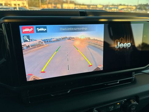 New 2025 Jeep Gladiator Rubicon w/ Convenience Group image 17