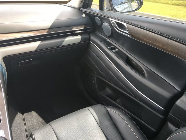 Used 2025 Genesis GV80 2.5T Prestige AWD/4WD image 16