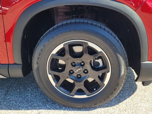 Used 2025 Honda Pilot EX-L image 10