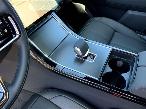 New 2026 Land Rover Range Rover Velar S image 10