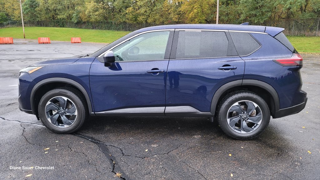 Used 2025 Nissan Rogue SV AWD/4WD image 7