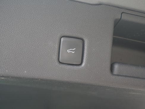 Certified 2025 Ford Escape Platinum AWD/4WD image 21