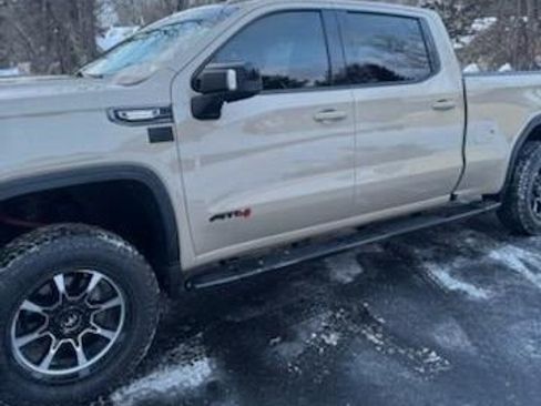 Used 2022 GMC Sierra 1500 AT4 w/ AT4 Preferred Package image 3