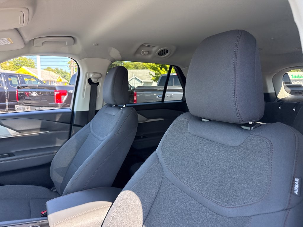 Used 2026 Ford Explorer Active RWD image 24