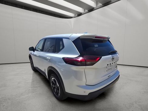 Used 2025 Nissan Rogue SV AWD/4WD image 5