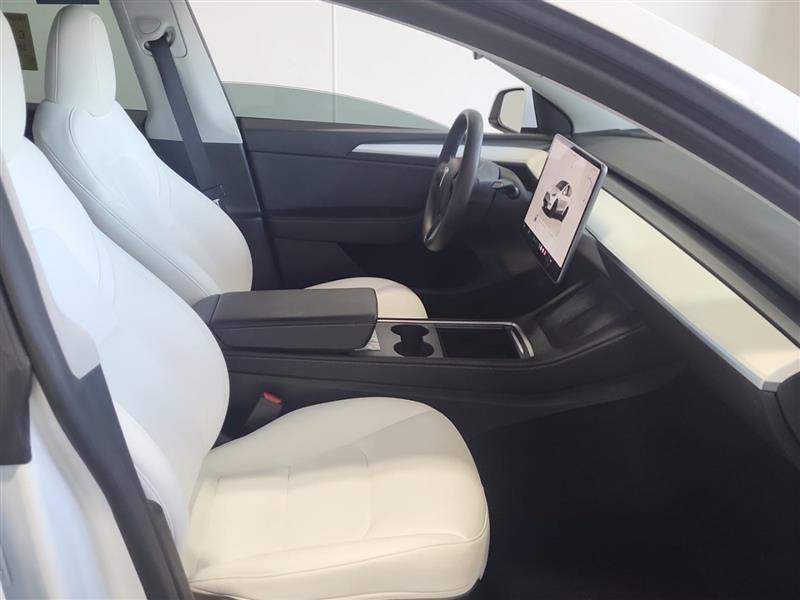Used 2023 Tesla Model Y Long Range AWD/4WD image 3