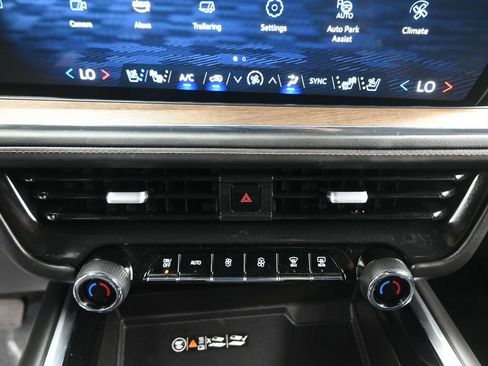 Used 2025 Chevrolet Tahoe High Country image 17