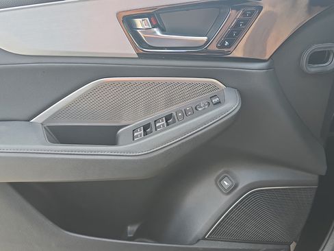 Used 2023 Acura MDX SH-AWD image 16