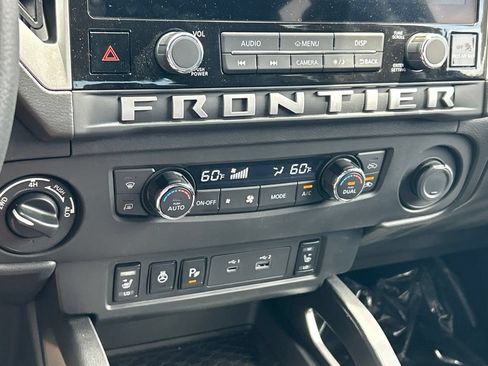 Certified 2025 Nissan Frontier SV w/ SV Convenience Package AWD/4WD image 35