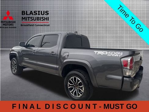 Used 2021 Toyota Tacoma TRD Sport w/ Technology Package AWD/4WD image 16