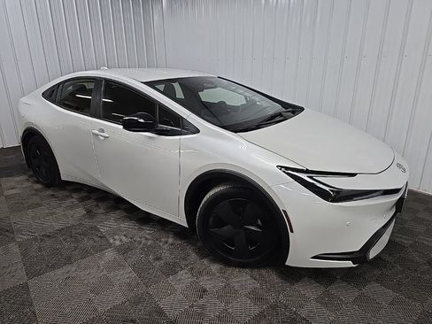 Used 2024 Toyota Prius Prime FWD image 7